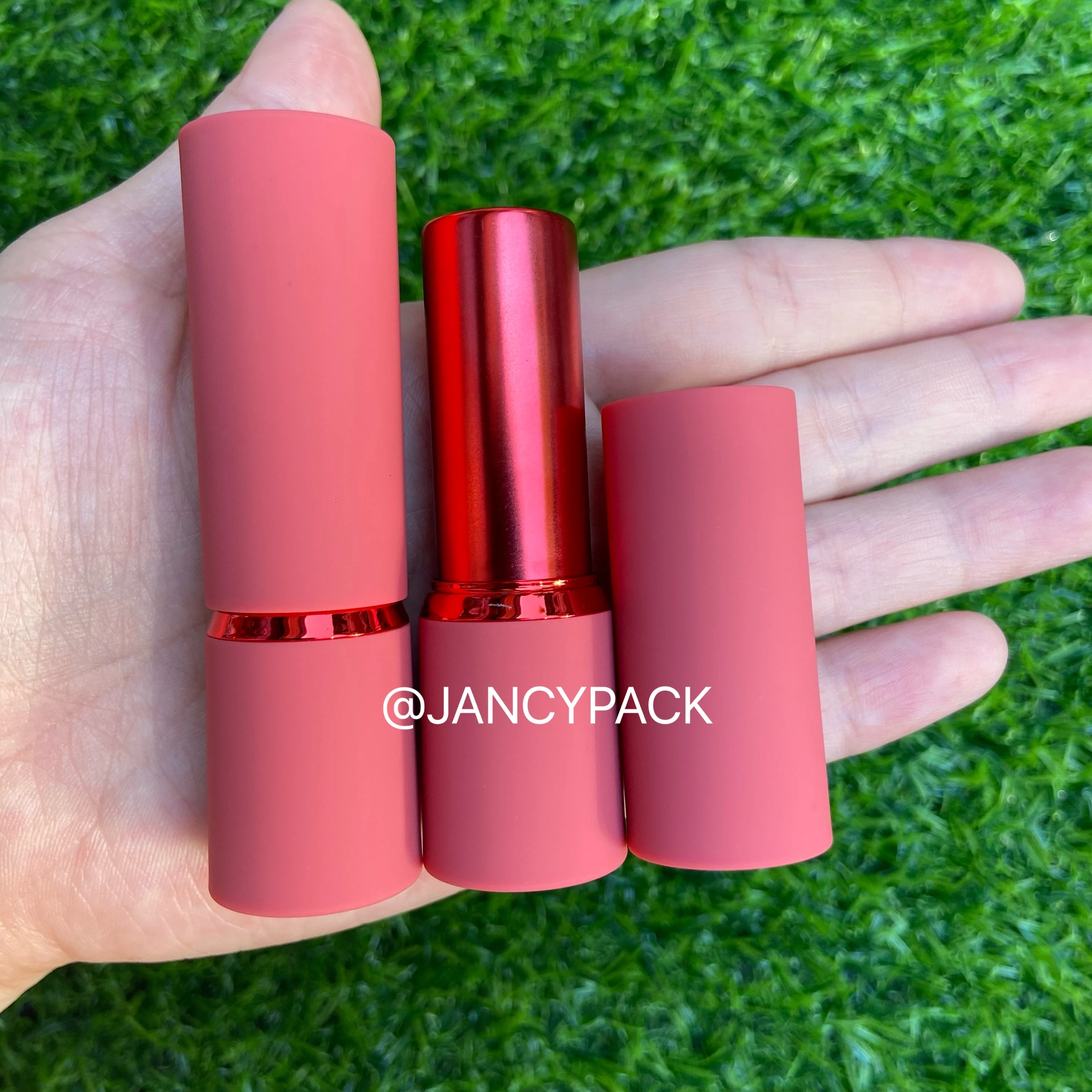 Empty Lipstick Tube Lip Balm Container Cosmetics Rubber Paint Buckle Round Tube Cosmetic Containers For DIY Travel Bottle
Empty Lipstick Tube Lip Balm Container Cosmetics Rubber Paint Buckle Round Tube Cosmetic Containers For DIY Travel Bottle