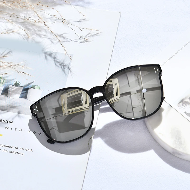 New Retro Sunglasses Women Brand Designer Vintage Cat Eye Black Sun Glasses Large Frame Versatile Sunglasses Outside Streetwear
New Retro Sunglasses Women Brand Designer Vintage Cat Eye Black Sun Glasses Large Frame Versatile Sunglasses Outside Streetwear