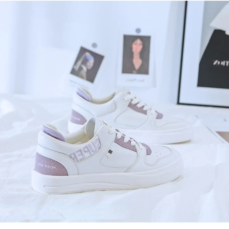 2021 Hot Woman Running Vulcanized Walk Shoes Fashion Sneakers White Women's Shoes Leather Casual Sport Board Shoes Flats Ladies
2021 Hot Woman Running Vulcanized Walk Shoes Fashion Sneakers White Women's Shoes Leather Casual Sport Board Shoes Flats Ladies