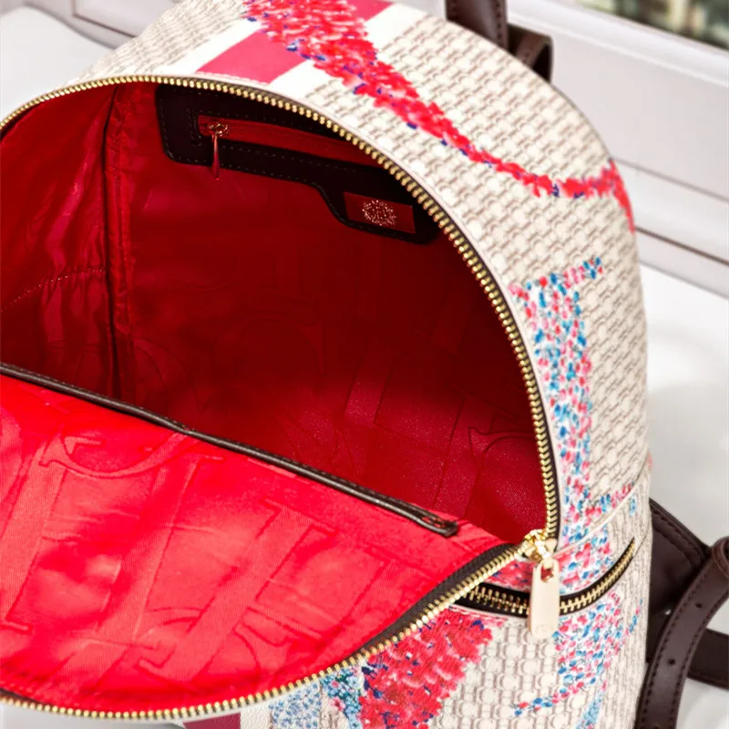 Luxury Brand Unisex 100% Genuine Leather Hot-selling High-quality Student School Backpack Printed Letters CH Travel Bag Backpack 
Luxury Brand Unisex 100% Genuine Leather Hot-selling High-quality Student School Backpack Printed Letters CH Travel Bag Backpack