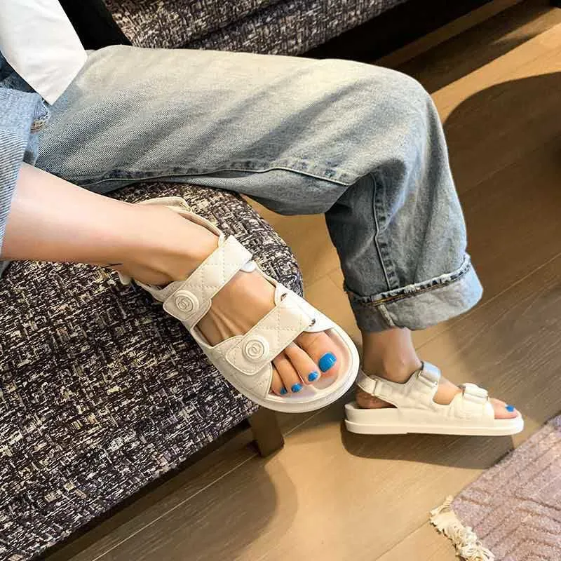 Fashion Luxury Shoes Slipper PU leather Women Sandals Black Plaid Flat Casual Slides Lady Summer Outdoor Beach Female Flip Flops
Fashion Luxury Shoes Slipper PU leather Women Sandals Black Plaid Flat Casual Slides Lady Summer Outdoor Beach Female Flip Flops