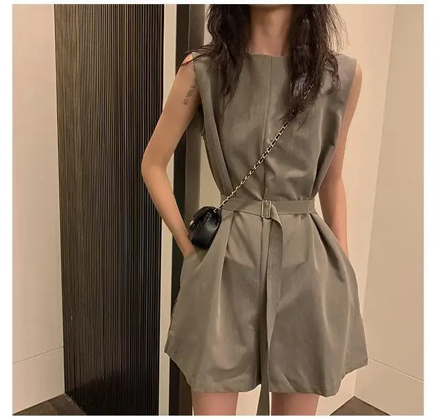 New Fashion Women Chic Roupas Femininas 2021 Women Summer Y2k High Waist Wide Leg Jumpsuit Overalls Shorts Gray Black Bodysuit
New Fashion Women Chic Roupas Femininas 2021 Women Summer Y2k High Waist Wide Leg Jumpsuit Overalls Shorts Gray Black Bodysuit