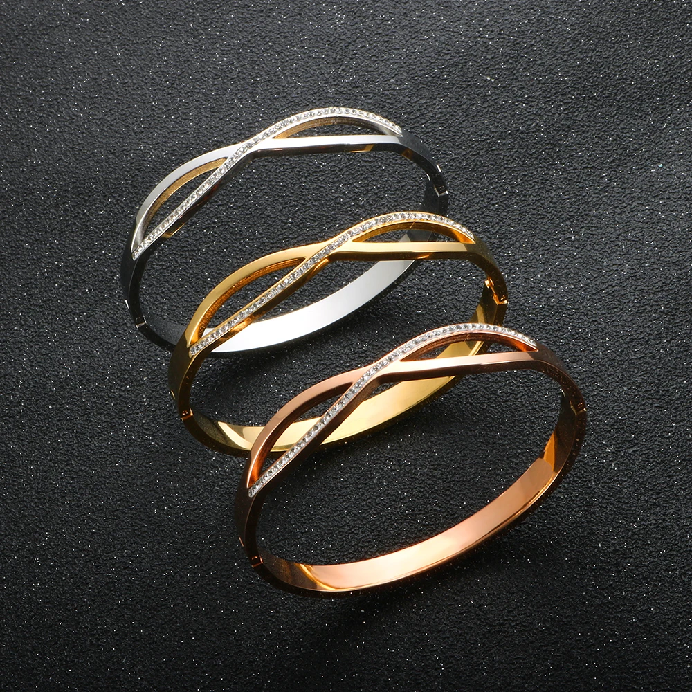 Luxury Hollow Cross Cuff Bangle For Women Men Fashion Gold-plated Stainless Steel Crystal Rhinestone Bracelets Wristband Jewelry
Luxury Hollow Cross Cuff Bangle For Women Men Fashion Gold-plated Stainless Steel Crystal Rhinestone Bracelets Wristband Jewelry