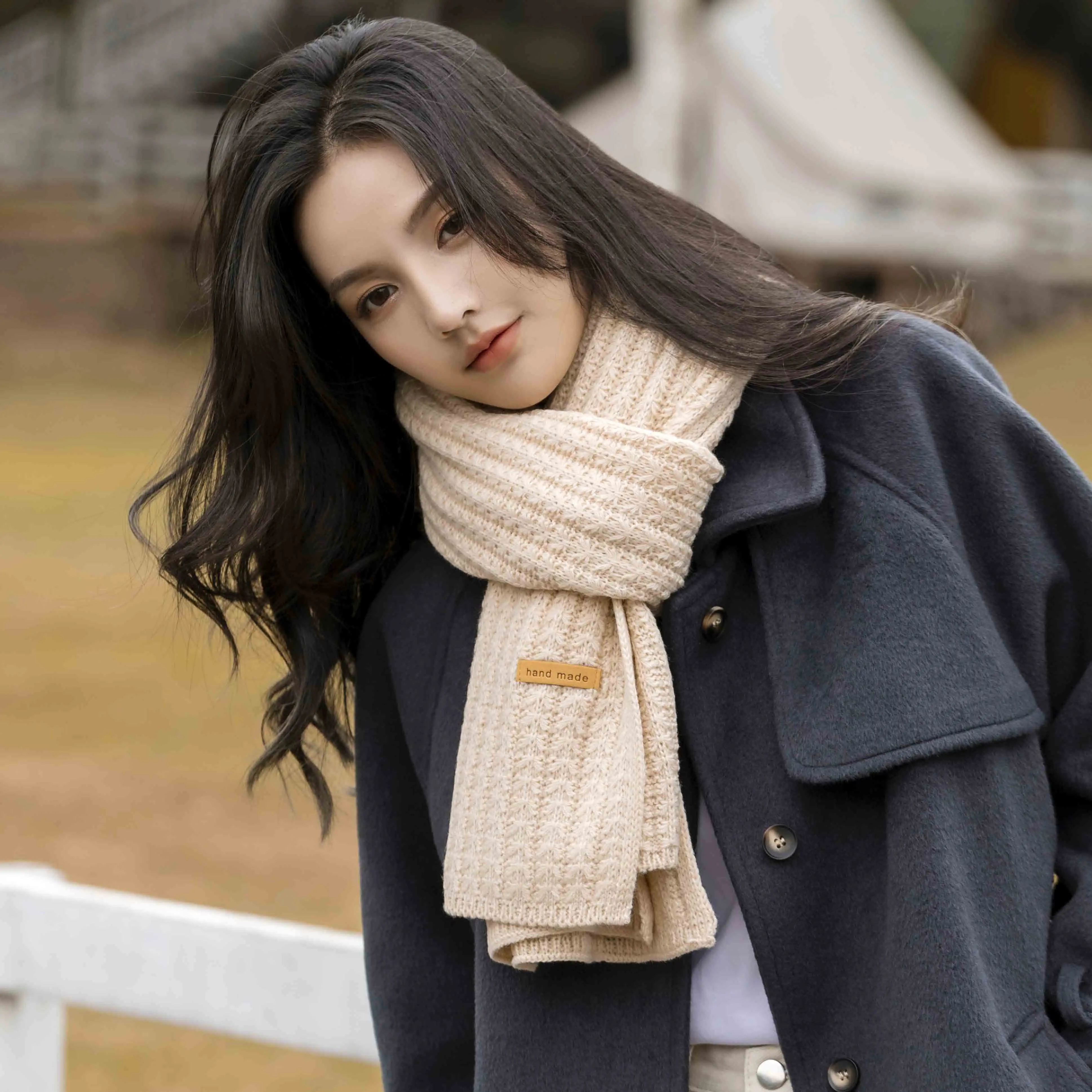 21/5000 Pure color knitted wool scarf women autumn/winter warm lovers versatile scarf
21/5000 Pure color knitted wool scarf women autumn/winter warm lovers versatile scarf
