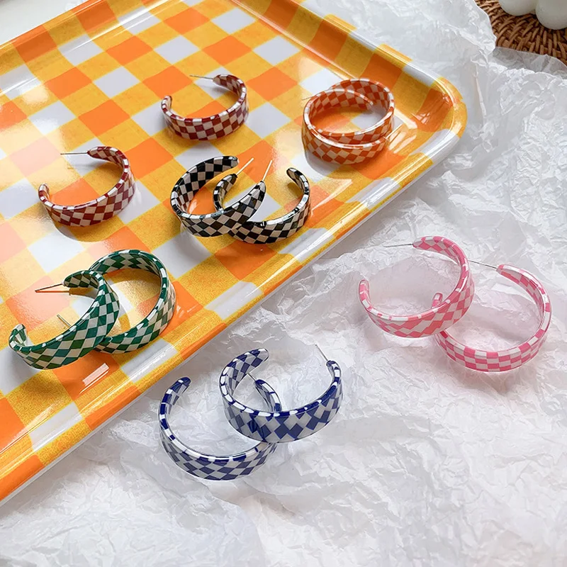 2021 Fashion Candy Color Acrylic Grid Hoop Earrings For Women Girls Geometric Circle C Shape Ear Stud Jewelry Gifts
2021 Fashion Candy Color Acrylic Grid Hoop Earrings For Women Girls Geometric Circle C Shape Ear Stud Jewelry Gifts