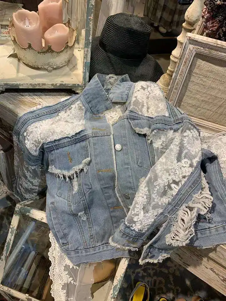 Fashionable new mesh embroidery broken hole short lace stitching thin section casual sunscreen denim jacket
Fashionable new mesh embroidery broken hole short lace stitching thin section casual sunscreen denim jacket