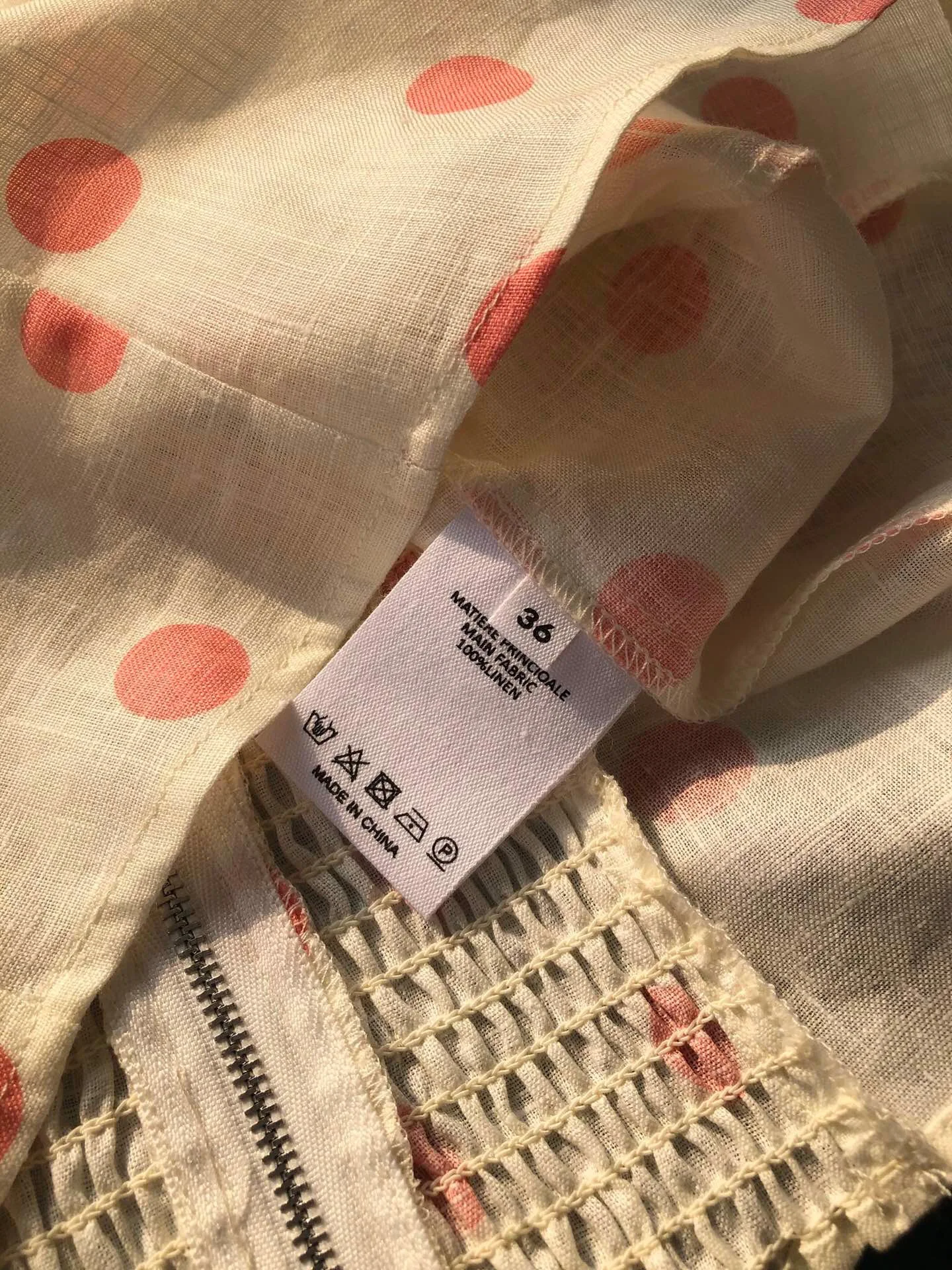 Vintage Dot Print Blouse Puff Sleeve Square Collar Short Sleeve Draw back Waist Top 100% Linen Women Shirt
Vintage Dot Print Blouse Puff Sleeve Square Collar Short Sleeve Draw back Waist Top 100% Linen Women Shirt