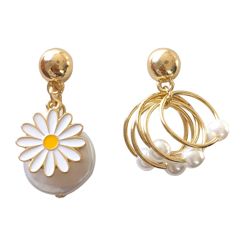 S925 needle Asymmetrical Drop Earrings Hot Selling Golden Plating Simulated Pearls Metal Circles Sweet Flower Earrings For Girl
S925 needle Asymmetrical Drop Earrings Hot Selling Golden Plating Simulated Pearls Metal Circles Sweet Flower Earrings For Girl