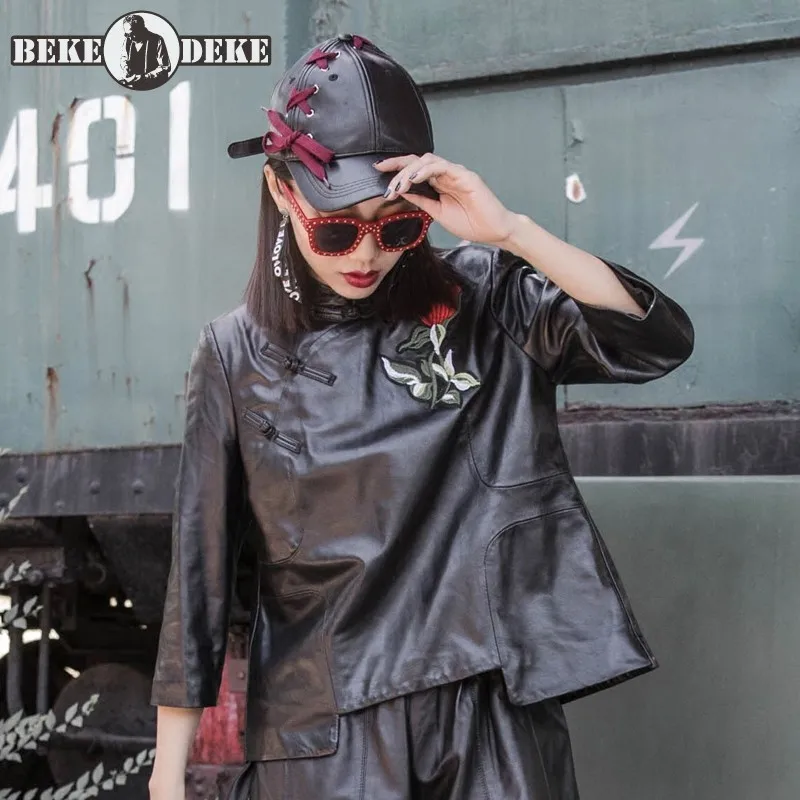 2020 Spring New 100% Real Leather Jacket Women Brand Casual Embroidered Printed Short Coat Vintage Streetwear Sheepskin Tops
2020 Spring New 100% Real Leather Jacket Women Brand Casual Embroidered Printed Short Coat Vintage Streetwear Sheepskin Tops