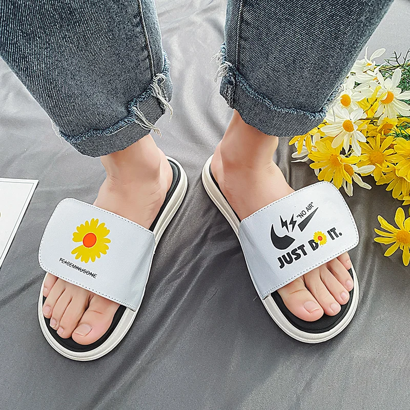 Best Selling Men Casual Slippers Black Walking Shoe Men Designer Male Summer Beach Slippers Big Size Outdoor Slippers Mens 
Best Selling Men Casual Slippers Black Walking Shoe Men Designer Male Summer Beach Slippers Big Size Outdoor Slippers Mens