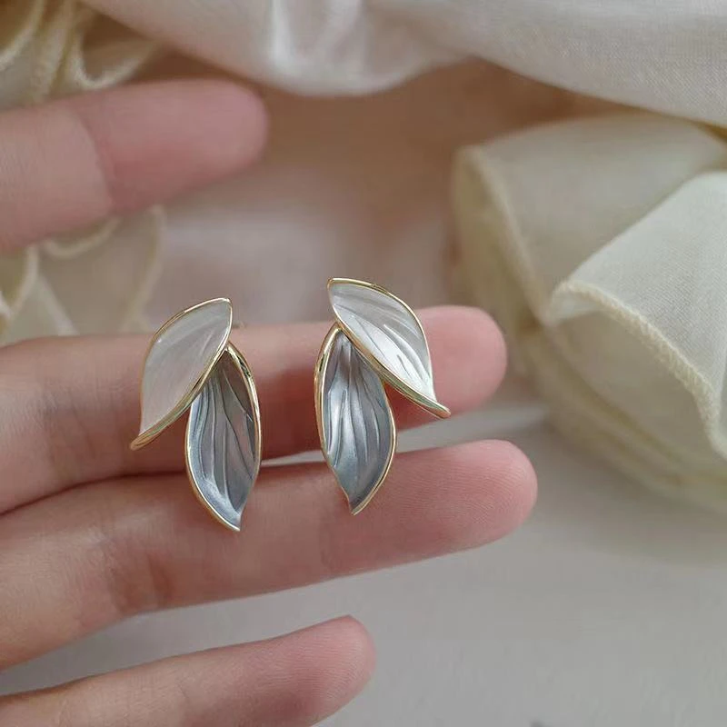 2021 ladies trend leaf earrings simple ins leaf without hole ear clip fashion jewelry wholesale
2021 ladies trend leaf earrings simple ins leaf without hole ear clip fashion jewelry wholesale