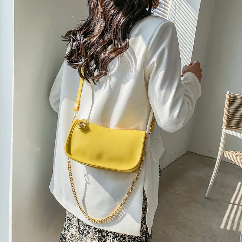 Luxury Popular Pearl Bag Women 2021 New Fashion Ladies Chain Crossbody High-end Western Style One-shoulder Small Square Bag
Luxury Popular Pearl Bag Women 2021 New Fashion Ladies Chain Crossbody High-end Western Style One-shoulder Small Square Bag