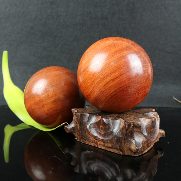 Две штуки деревянных фитнес-мячей диаметром 5 см для массажа, занятий медитацией и устранения стресса, для тренировки кистей рук и расслабления рук - "Baoding Balls".