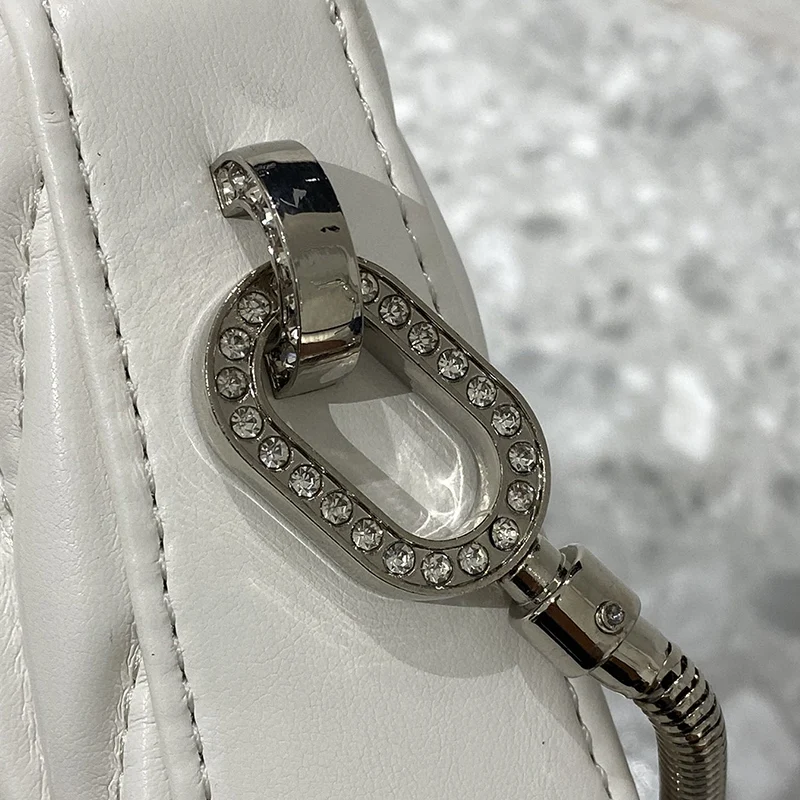 2021 new retro all-match fold leather armpit bag star same style bag chain fashion women's single shoulder diagonal bag 
2021 new retro all-match fold leather armpit bag star same style bag chain fashion women's single shoulder diagonal bag