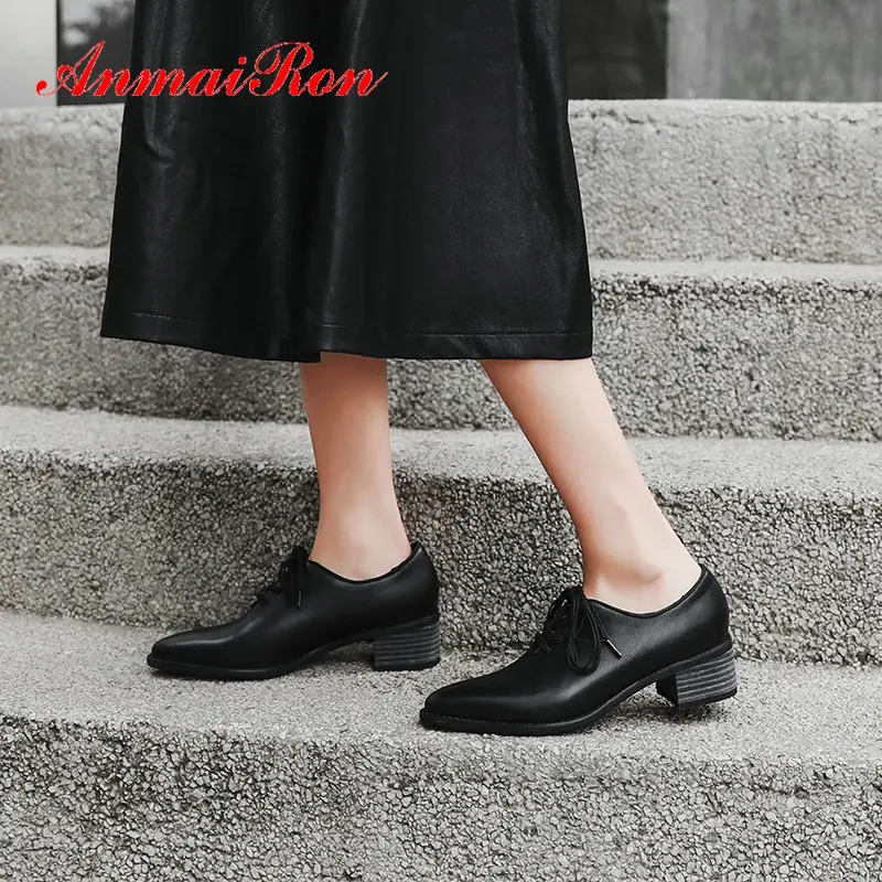 ANMAIRON 2020 Sweet Slip-On Pointed Toe Genuine Leather Women Shoes Basic Square Heel Casual Butterfly-knot Wedding Shoes 34-39
ANMAIRON 2020 Sweet Slip-On Pointed Toe Genuine Leather Women Shoes Basic Square Heel Casual Butterfly-knot Wedding Shoes 34-39