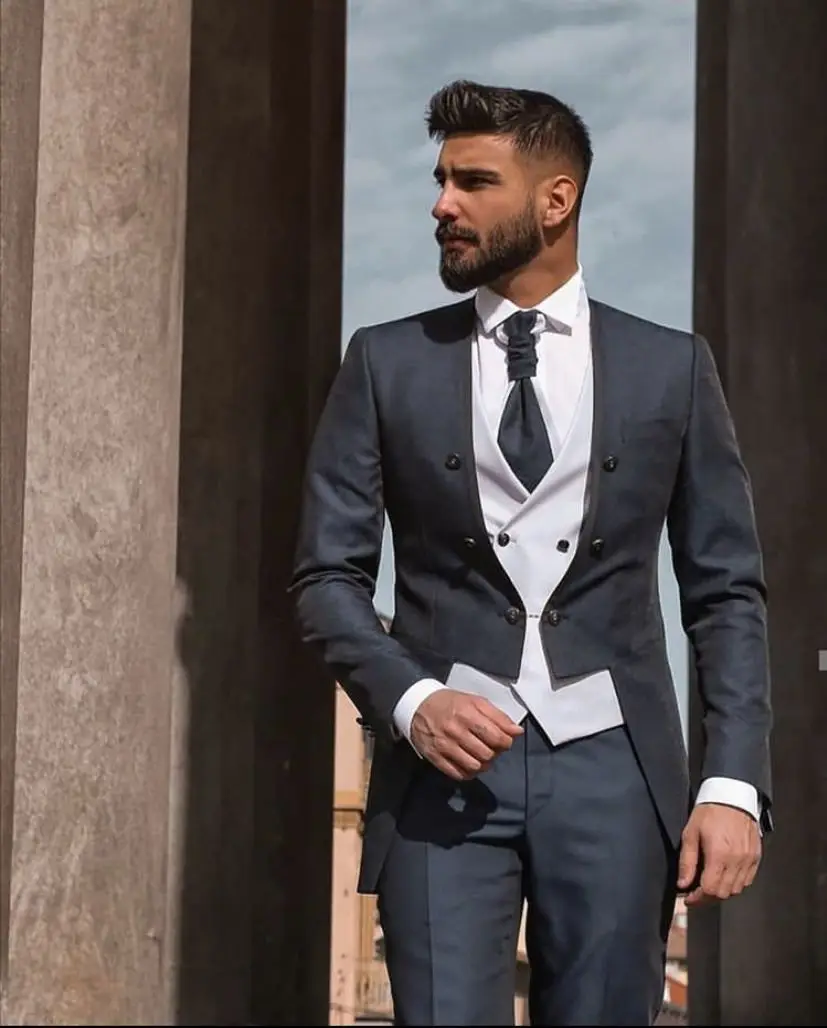 2021 New Grey Men Suit Terno Slim Fit 3 Piece Costume Homme Tuxedo Groom Wedding Suits For Men Prom Party Best Man Blazer
2021 New Grey Men Suit Terno Slim Fit 3 Piece Costume Homme Tuxedo Groom Wedding Suits For Men Prom Party Best Man Blazer