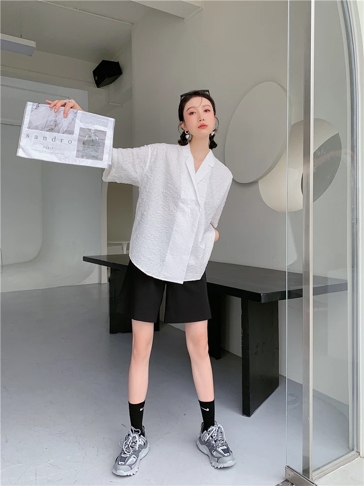 CHEERART Texture White Oversized Wrap Shirt Women Minimalist Clothing Short Sleeve Plain Single Button Summer Tops And Blouses
CHEERART Texture White Oversized Wrap Shirt Women Minimalist Clothing Short Sleeve Plain Single Button Summer Tops And Blouses
