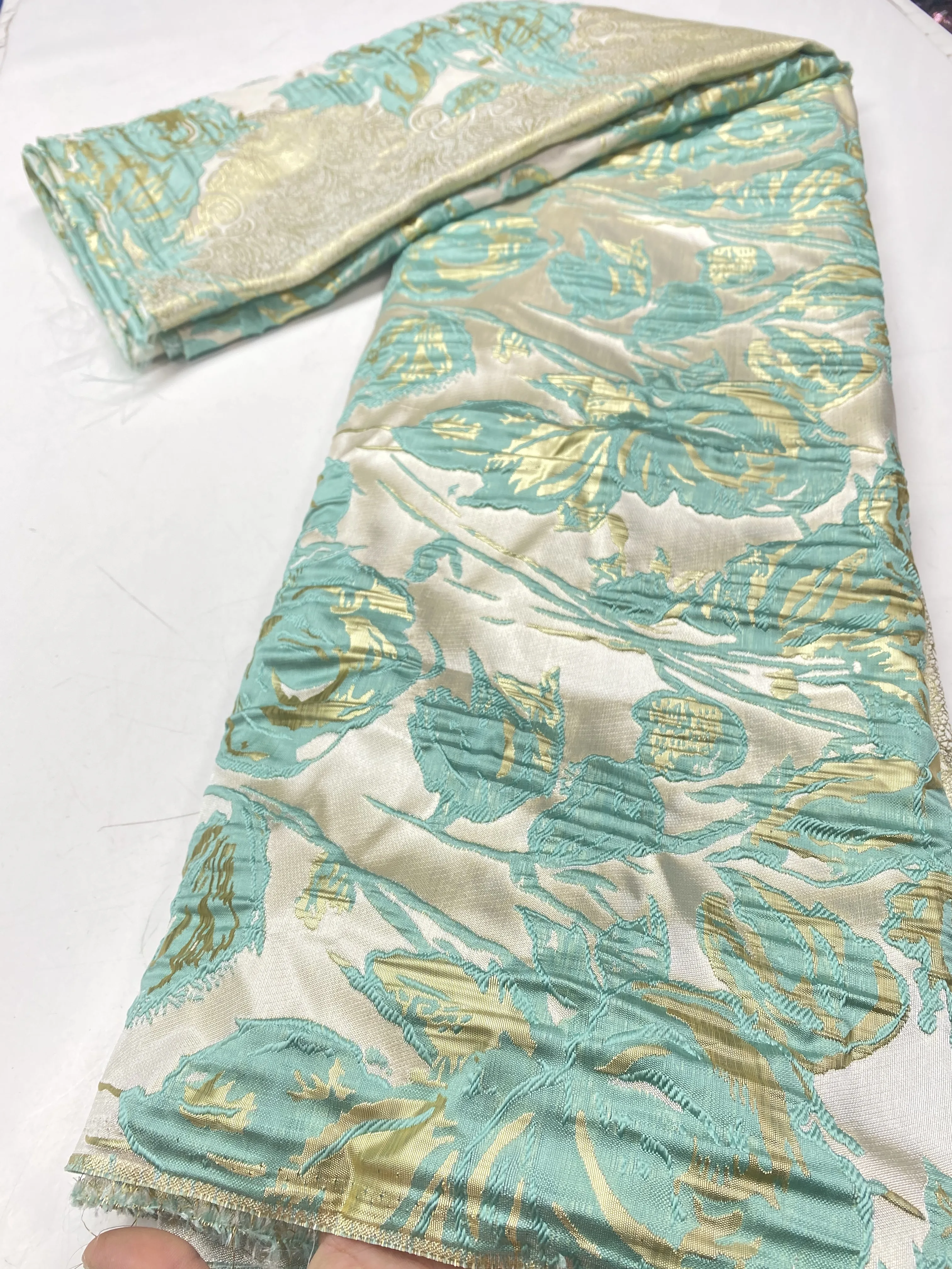 African brocade lace high quality Jacquard lace fabric embroidery french nigerian lace fabric for wedding 3825b
African brocade lace high quality Jacquard lace fabric embroidery french nigerian lace fabric for wedding 3825b