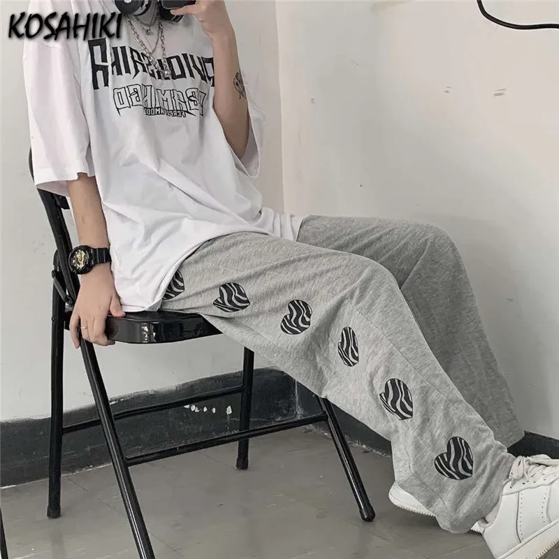 KOSAHIKI Harajuku Vintage Heart Print Pants Men and Women Streetwear Trousers Elastic Waist Loose Casual Sstraight Pants
KOSAHIKI Harajuku Vintage Heart Print Pants Men and Women Streetwear Trousers Elastic Waist Loose Casual Sstraight Pants