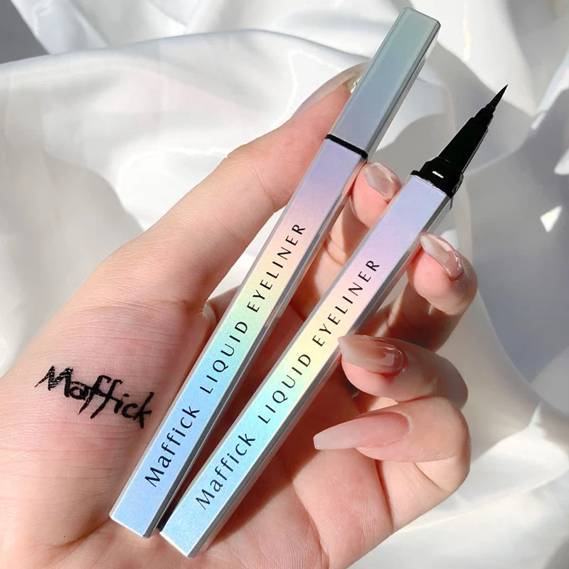 Eye Liner Combination cosmetics Black Pen Waterproof Is Not Blooming Eyeliner Pen Quick-drying Eyeliner Colorful Effect Make Up
Eye Liner Combination cosmetics Black Pen Waterproof Is Not Blooming Eyeliner Pen Quick-drying Eyeliner Colorful Effect Make Up