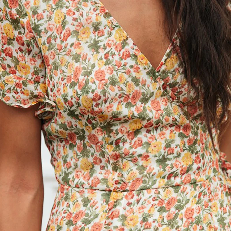 Women Summer Boho Beach Dresses 2021 Floral Print Vintage Ruffle Chiffon Dress V Neck A Line Sexy Wrap Mini Dress
Women Summer Boho Beach Dresses 2021 Floral Print Vintage Ruffle Chiffon Dress V Neck A Line Sexy Wrap Mini Dress