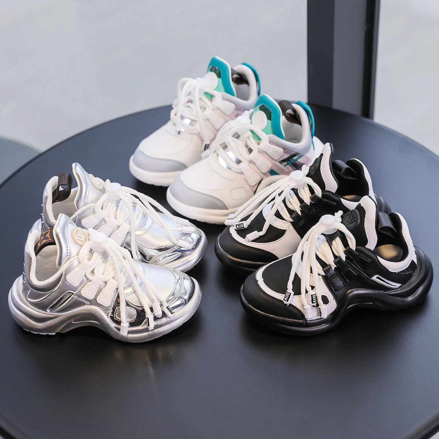 Autumn New Kids Sport Sneakers Baby Girls Slip On Chunky Sneakers Children Brand Soft Shoes Boys Black Casual Sneakers Trainers
Autumn New Kids Sport Sneakers Baby Girls Slip On Chunky Sneakers Children Brand Soft Shoes Boys Black Casual Sneakers Trainers