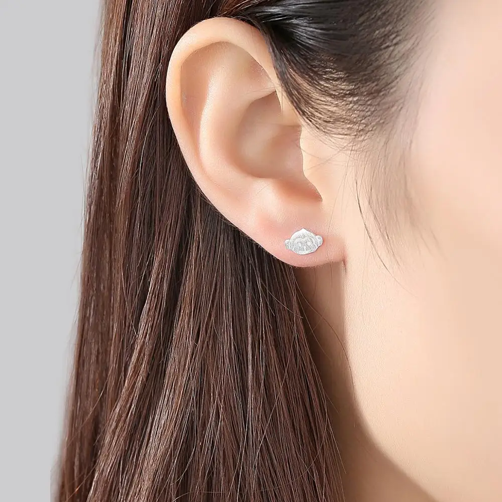 SANYU Genuine 925 Sterling Silver Stud Earrings for Women Minimalist Brushed Vivid Monkey&Banana Fashion Earring Fine Jewelry
SANYU Genuine 925 Sterling Silver Stud Earrings for Women Minimalist Brushed Vivid Monkey&Banana Fashion Earring Fine Jewelry
