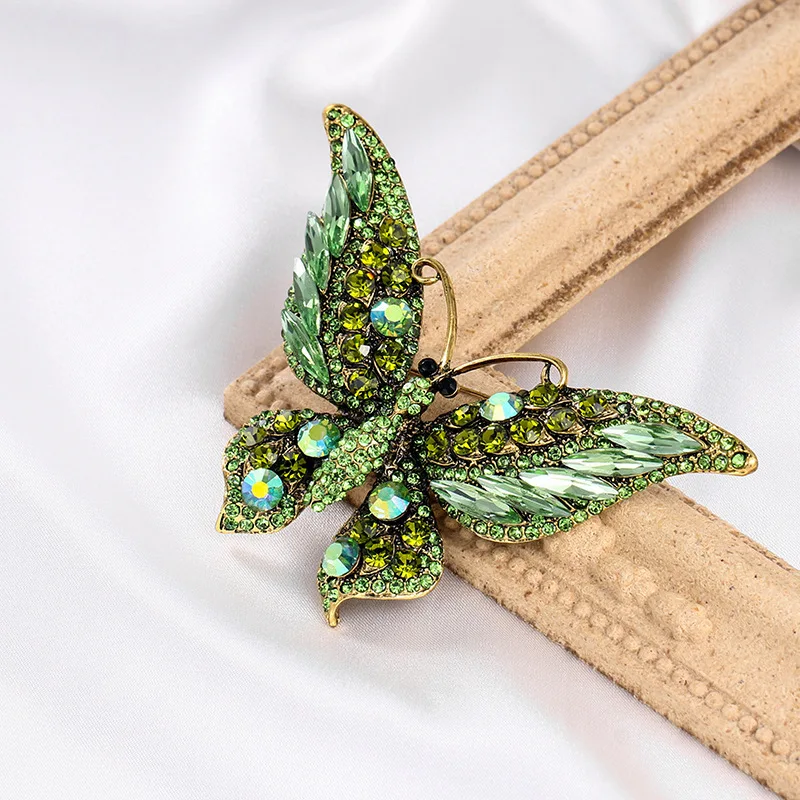 Exquisite Ladies Crystal Butterfly Brooch Fashion Classic Insect Rhinestone Brooch Clothes Accessories Party Gifts
Exquisite Ladies Crystal Butterfly Brooch Fashion Classic Insect Rhinestone Brooch Clothes Accessories Party Gifts