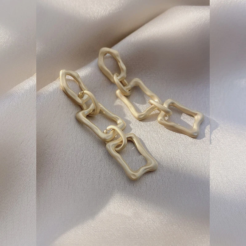 PERMIH New Women's Earrings Korean Geometry Metal Gold Earrings For Women Vintage Matte Female Drop Earrings 2021 Trend Jewelry
PERMIH New Women's Earrings Korean Geometry Metal Gold Earrings For Women Vintage Matte Female Drop Earrings 2021 Trend Jewelry