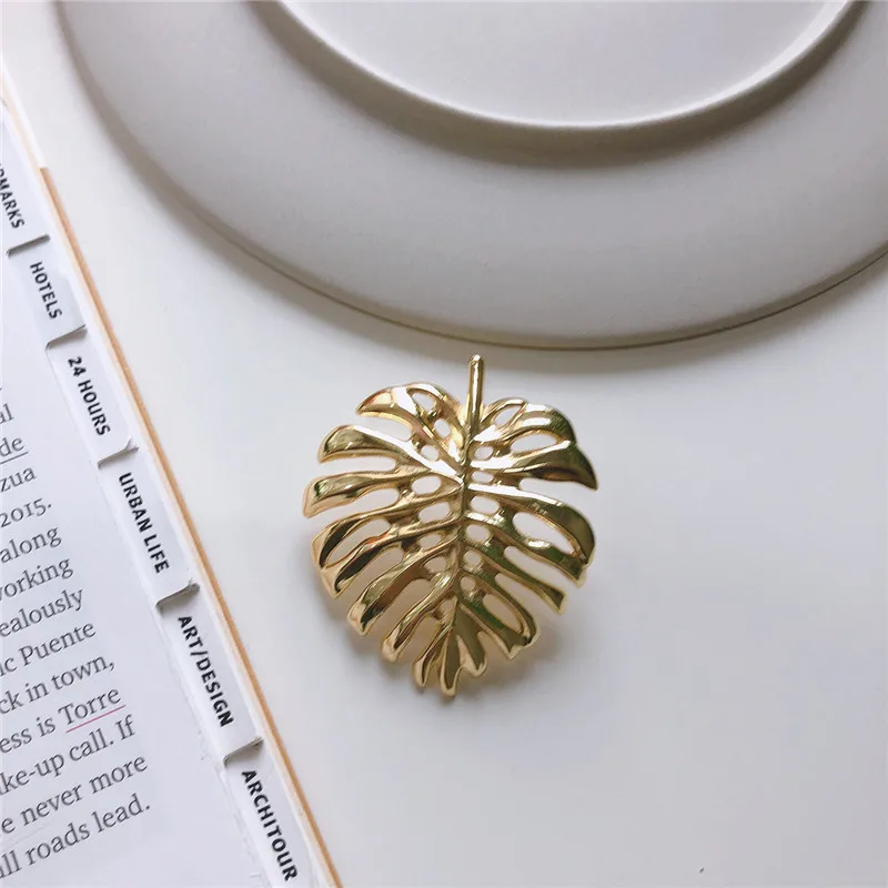 POFUNUO Real 925 Sterling Silver Nordic Style Irregular Leaf Punk Earrings Women 18K Gold Delicate Girls Party Birthday Jewelry
POFUNUO Real 925 Sterling Silver Nordic Style Irregular Leaf Punk Earrings Women 18K Gold Delicate Girls Party Birthday Jewelry
