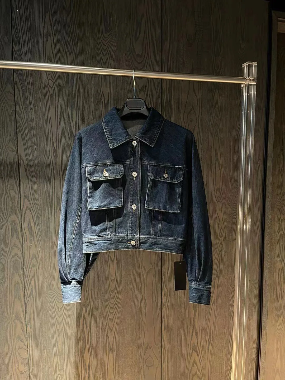 2021 Spring/Summer New Denim Jacket Shoulder Pad Design Leopard Print Bound Women's Top Sicily High Quality Runway
2021 Spring/Summer New Denim Jacket Shoulder Pad Design Leopard Print Bound Women's Top Sicily High Quality Runway