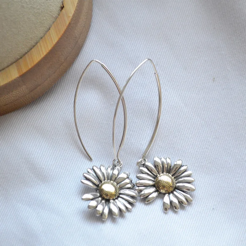 

S925 стерлингового серебра серьги для женщин Дейзи цветок серьги в ретро-стиле длинная Асимметричная Мода кисточкой серьги вашей мечты ювели...
