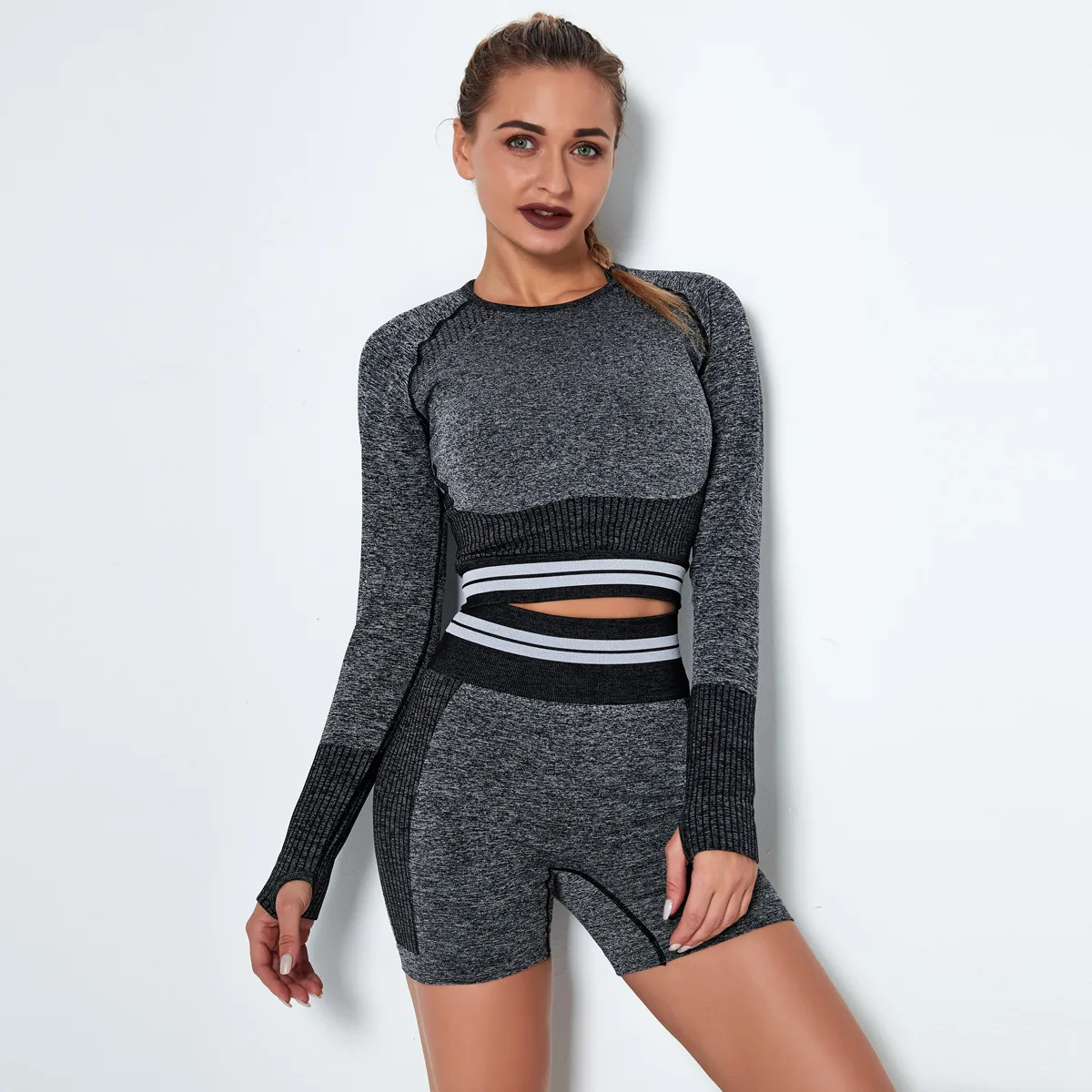 Seamless Striped Stretch Fitness Long-sleeved Yoga Wear High Waist Sexy Peach Hip Pants Suit Fitness Clothing Clothing Women
Seamless Striped Stretch Fitness Long-sleeved Yoga Wear High Waist Sexy Peach Hip Pants Suit Fitness Clothing Clothing Women