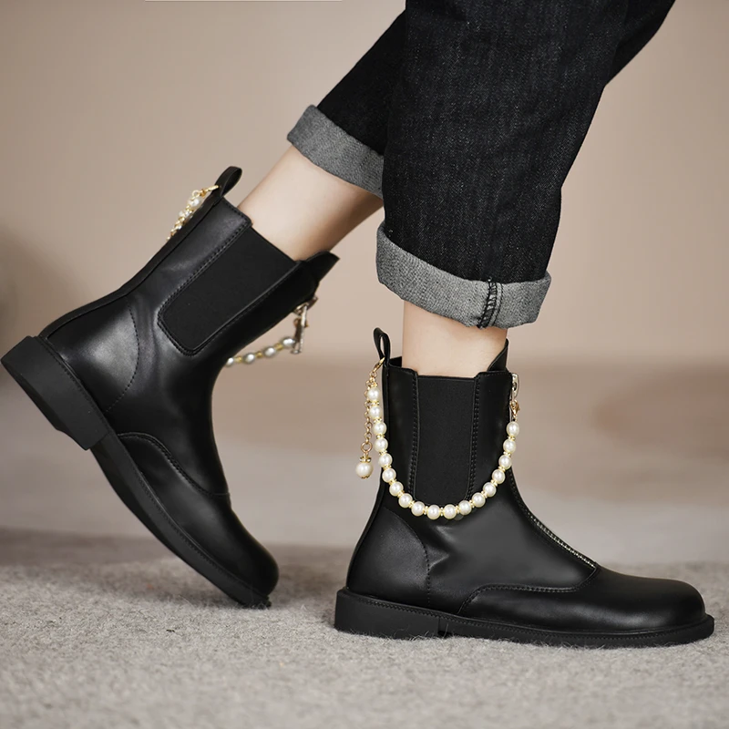 Women's Ankle Boots Fashion Patent Leather Pearl Round Toe Platform Lace-up Martin Boots
Women's Ankle Boots Fashion Patent Leather Pearl Round Toe Platform Lace-up Martin Boots