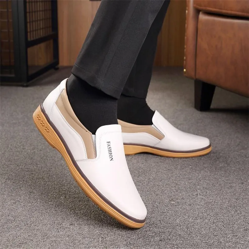 2020 Spring / Autumn Men Loafers Luxury Brand Boat Shoes Men Flats Fashion Casual Male Shoes Breathable Men Leather Shoes
2020 Spring / Autumn Men Loafers Luxury Brand Boat Shoes Men Flats Fashion Casual Male Shoes Breathable Men Leather Shoes