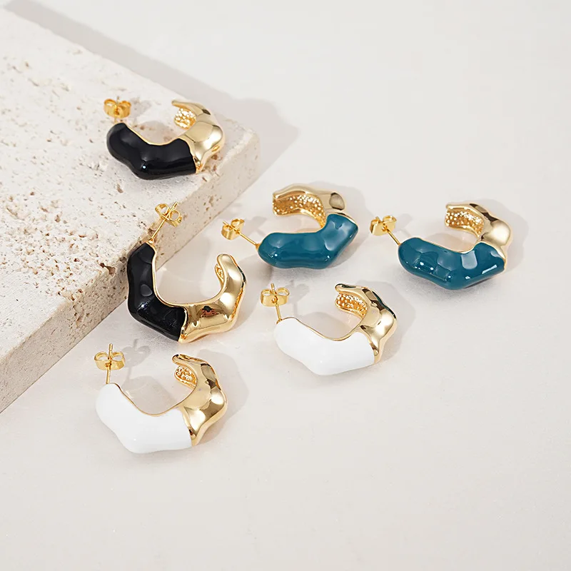 Gold Color Mixed White Green Black Enamel Irregular Wave Stud Earrings For Women Daily Jewelry Geometric C Shape Retro Earrings
Gold Color Mixed White Green Black Enamel Irregular Wave Stud Earrings For Women Daily Jewelry Geometric C Shape Retro Earrings