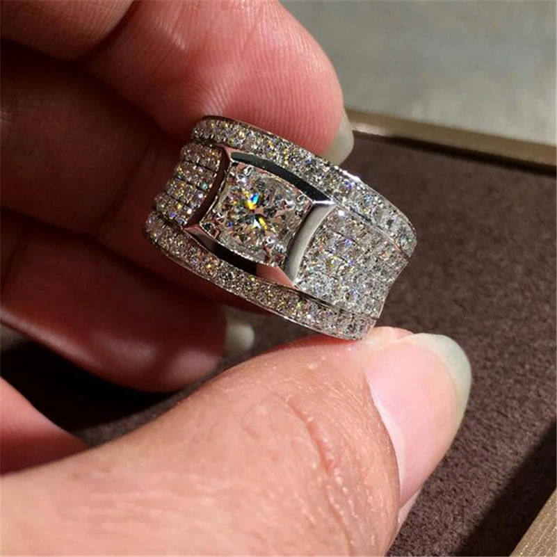 Hiphop/Rock Origin Natural 1.5 Carat Moissanite Gemstone Silver color 925 Jewelry Ring for Women Real S925 Sterling Rings Box
Hiphop/Rock Origin Natural 1.5 Carat Moissanite Gemstone Silver color 925 Jewelry Ring for Women Real S925 Sterling Rings Box