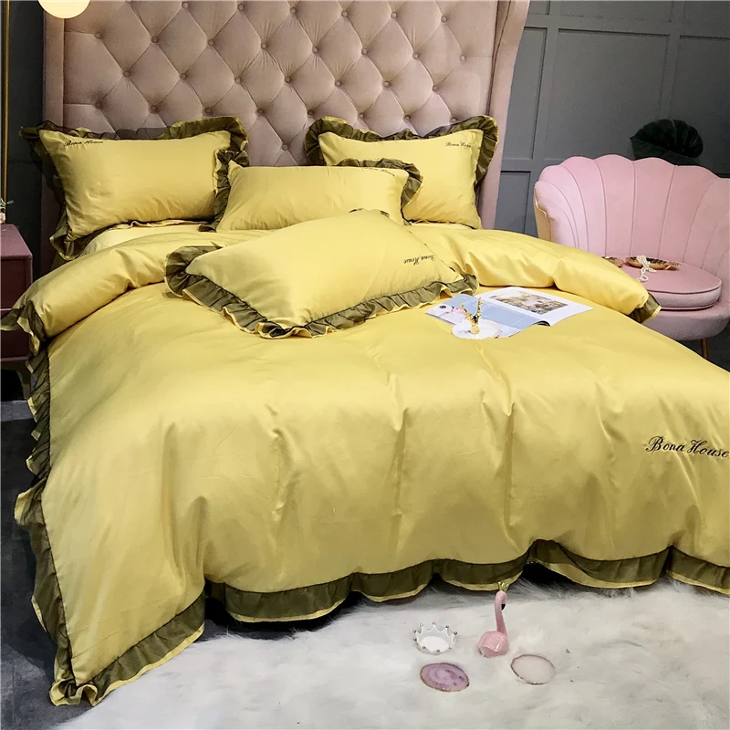 2020 New Glossy Satin Black Lace Bedding Set Smooth Lustrous Duvet Cover Set Bed Sheet Pillowcases Queen King size 4pcs
2020 New Glossy Satin Black Lace Bedding Set Smooth Lustrous Duvet Cover Set Bed Sheet Pillowcases Queen King size 4pcs