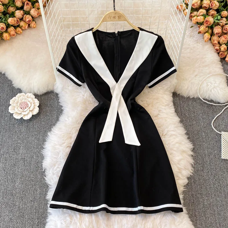 YIZZHOY Summer New Women Sweet Navy Bow Tie Short sleeve Casual Fashion Solid V-neck High Waist Slim A-line Dress 
YIZZHOY Summer New Women Sweet Navy Bow Tie Short sleeve Casual Fashion Solid V-neck High Waist Slim A-line Dress