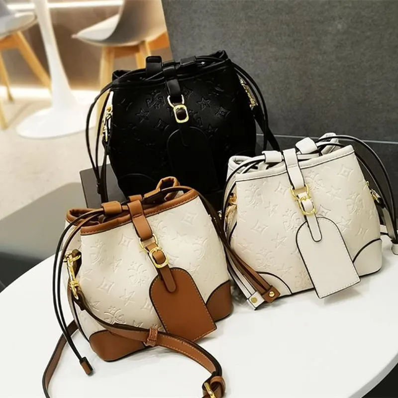 Luxury Designer Classic Printing Bucket Bag Women 2021 New Fashion Drawstring Large Capacity Crossbody Shoulder Bag Sac Luxe Cc
Luxury Designer Classic Printing Bucket Bag Women 2021 New Fashion Drawstring Large Capacity Crossbody Shoulder Bag Sac Luxe Cc