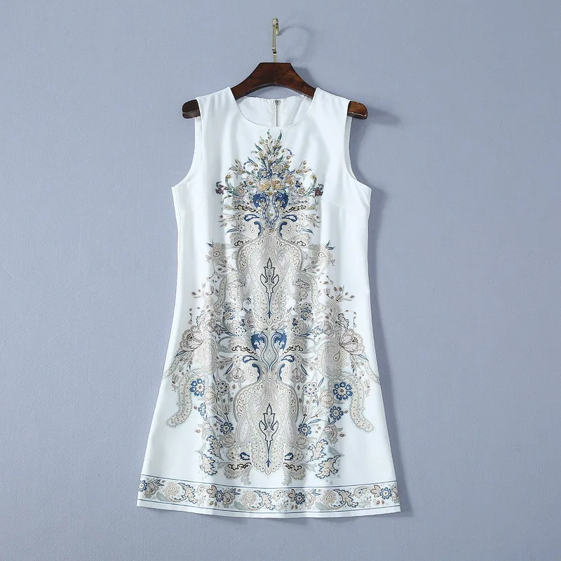 Spring 2020 for European and American women's wear sleeveless Heavy industry nail bead printing fashion Tank dress
Spring 2020 for European and American women's wear sleeveless Heavy industry nail bead printing fashion Tank dress