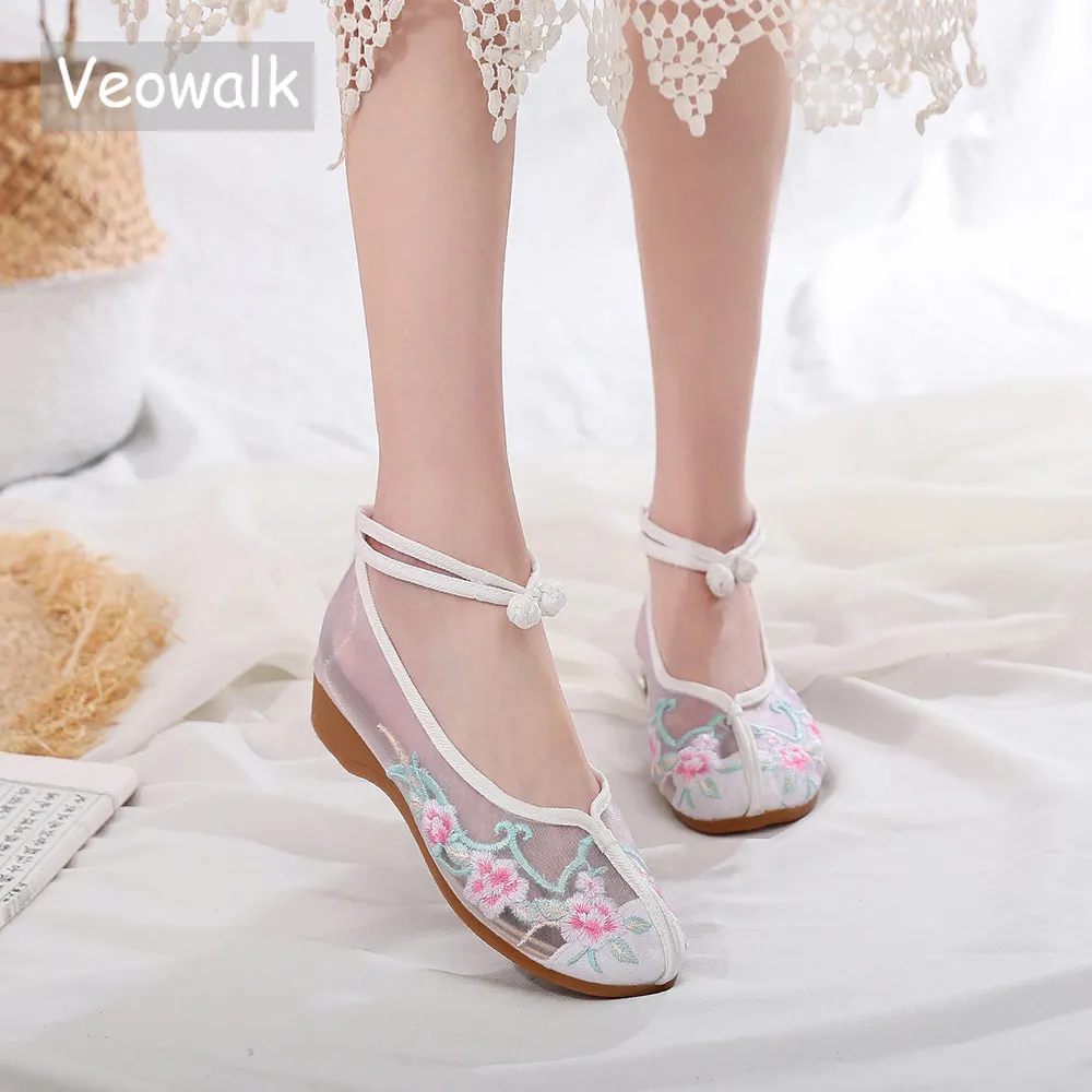 Veowalk Flower Embroidered Women Gauze Cotton Fabric Ballet Flats Comfortable Summer Ballerinas Retro Old Beijing Shoes
Veowalk Flower Embroidered Women Gauze Cotton Fabric Ballet Flats Comfortable Summer Ballerinas Retro Old Beijing Shoes