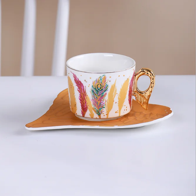 Ceramic Afternoon Black Tea Cups And Saucers Bone China Coffee Cup With Tray Porcelain Drinkware Set Dropshipping
Ceramic Afternoon Black Tea Cups And Saucers Bone China Coffee Cup With Tray Porcelain Drinkware Set Dropshipping