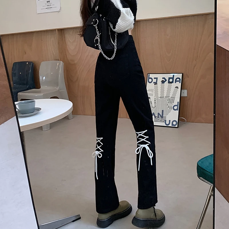Black jeans women's 2021 new high waist joker autumn mopping babes strap bell bottoms.
Black jeans women's 2021 new high waist joker autumn mopping babes strap bell bottoms.