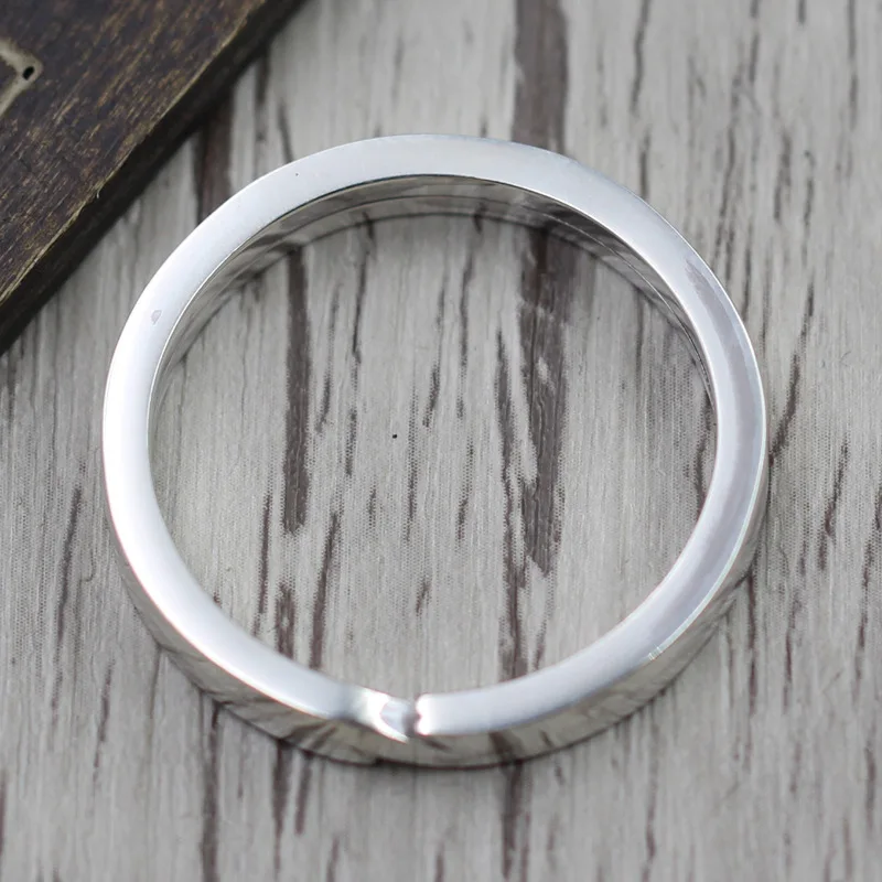 S925 sterling silver key chain creative jewelry pendant high-end ornament key ring simple
S925 sterling silver key chain creative jewelry pendant high-end ornament key ring simple