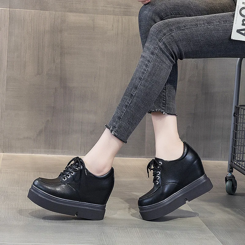 2021 New Autumn Thick-Soled Platform Shoes Internal Increase High Heels Wedges Casual Sneakers Genuine Leather Winter Warm Boots
2021 New Autumn Thick-Soled Platform Shoes Internal Increase High Heels Wedges Casual Sneakers Genuine Leather Winter Warm Boots
