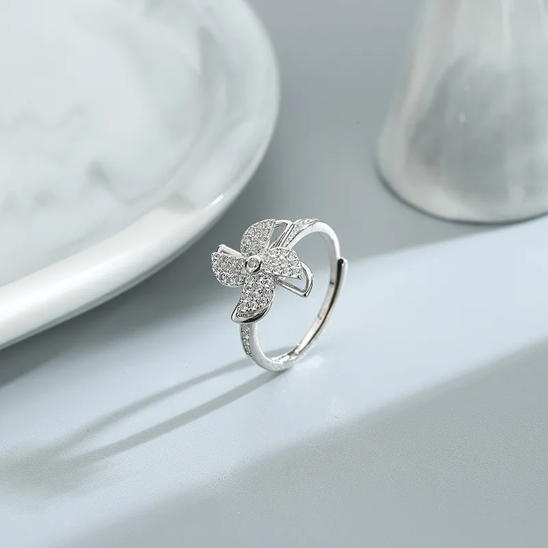 Adjustable Pinwheel Ring for Women Flower Anxiety Ring Dainty Windmill Band Everyday Jewelry Birthday Gift for Her Dropshipping
Adjustable Pinwheel Ring for Women Flower Anxiety Ring Dainty Windmill Band Everyday Jewelry Birthday Gift for Her Dropshipping