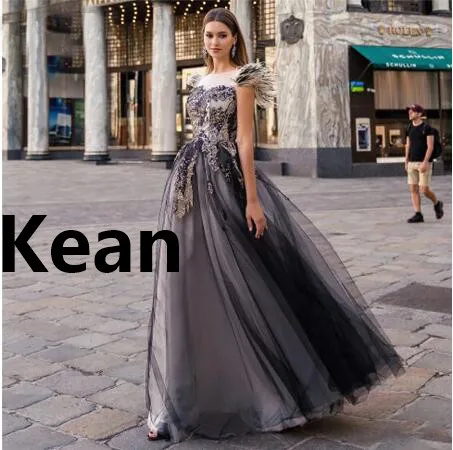 Black Illusion Evening Dresses Cap Sleeve Feathers robe de soiree Evening Gowns Prom Dress Vestidos De Festa
Black Illusion Evening Dresses Cap Sleeve Feathers robe de soiree Evening Gowns Prom Dress Vestidos De Festa