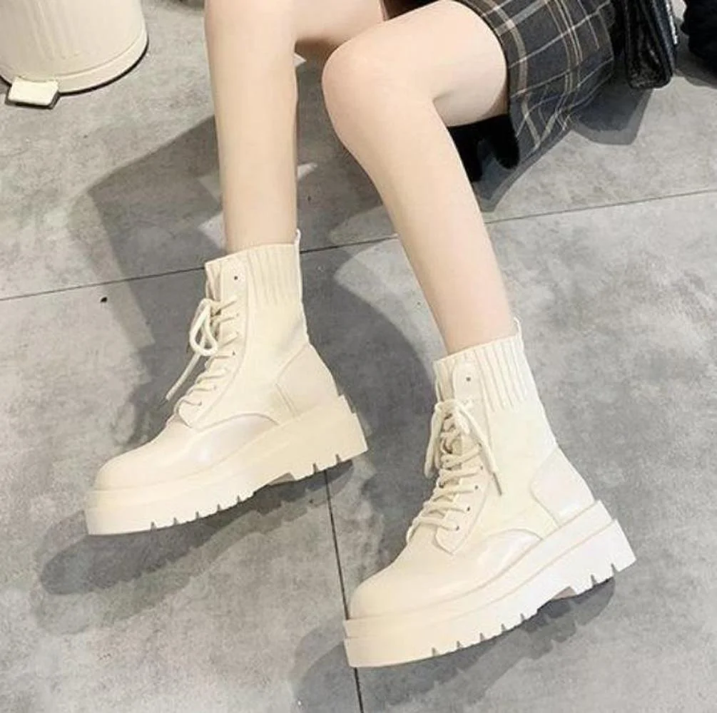 Autumn and winter new single boots women 2021 students thick-soled all-match short boots British fan boots Martin boots women
Autumn and winter new single boots women 2021 students thick-soled all-match short boots British fan boots Martin boots women