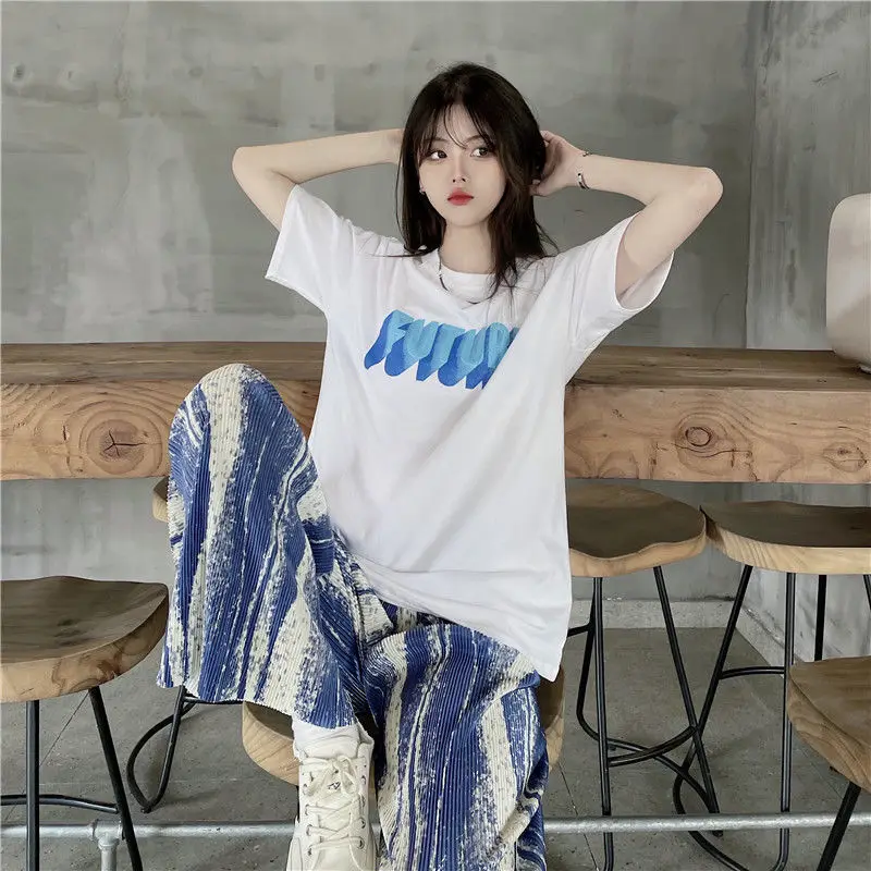 Salt Suit Female 2021 New Summer Loose Fashion Western Short-sleeved T-shirt + Tie-dye Wide-leg Pants Female Two-piece Suit
Salt Suit Female 2021 New Summer Loose Fashion Western Short-sleeved T-shirt + Tie-dye Wide-leg Pants Female Two-piece Suit